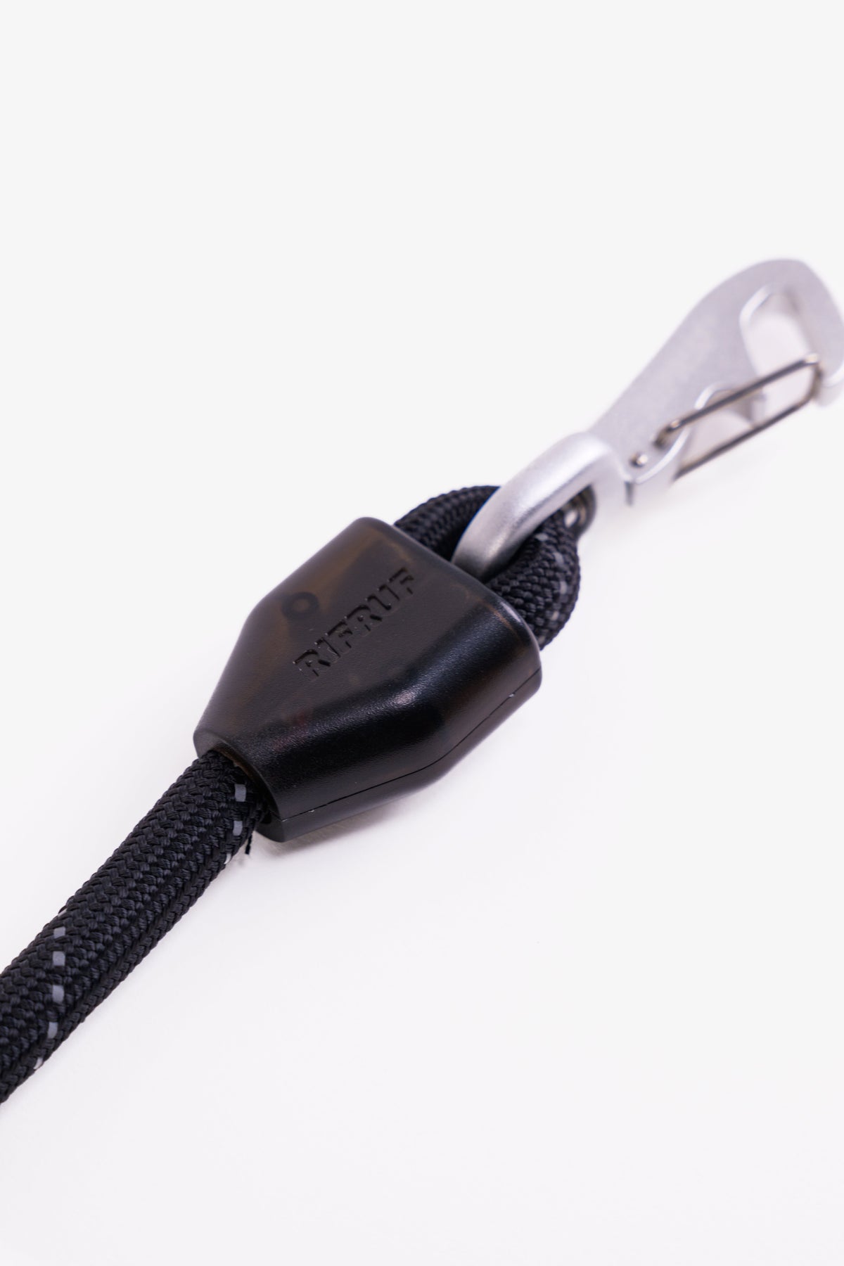 Close-up of the updated Commuter Leash clip in Black